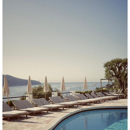 Hotel Le Versailles Villefranche-sur-Mer Bagian luar foto